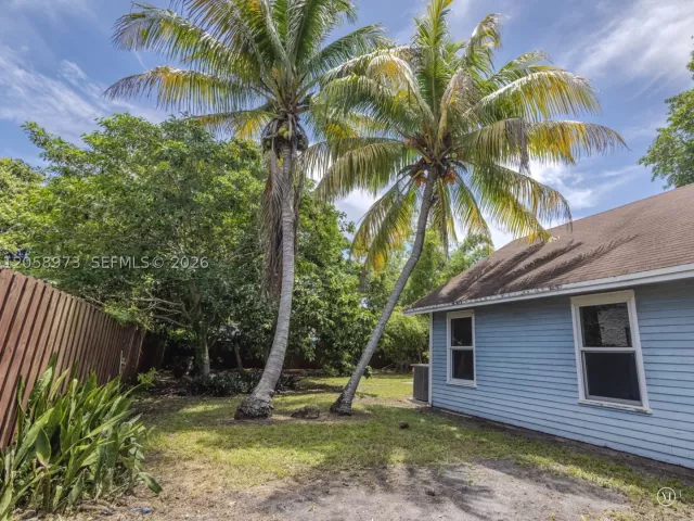4-bedroom home for sale in North Miami - 520 NE 129th St - MondialRealty