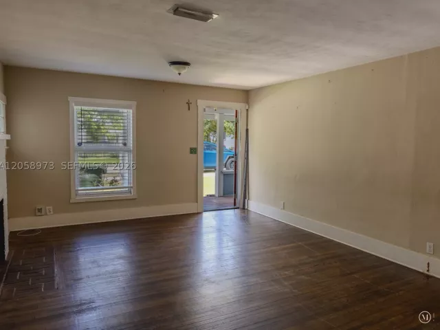 4-bedroom home for sale in North Miami - 520 NE 129th St - MondialRealty
