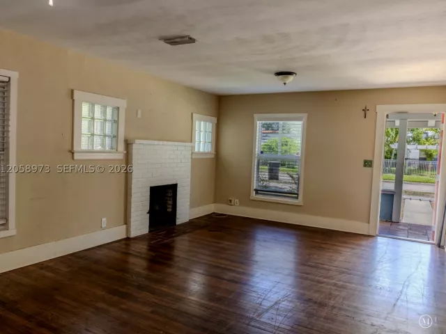 4-bedroom home for sale in North Miami - 520 NE 129th St - MondialRealty