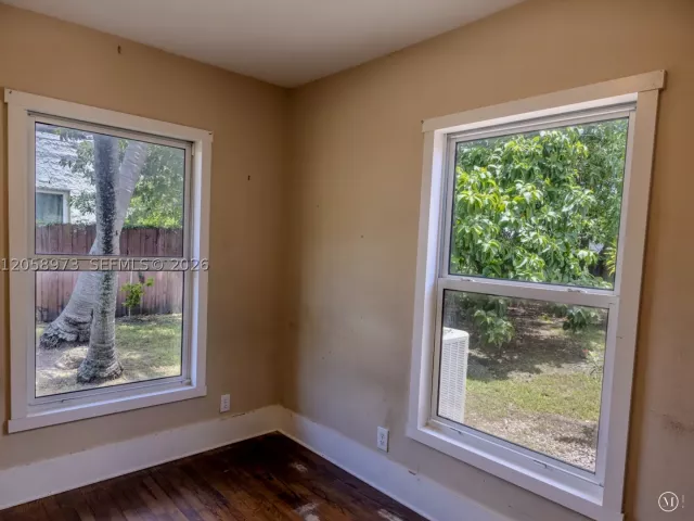 4-bedroom home for sale in North Miami - 520 NE 129th St - MondialRealty