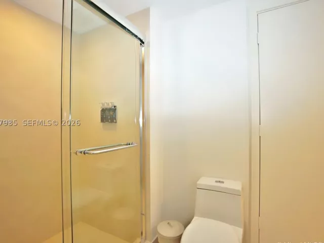 2-bedroom condo for sale in Hollywood - 4111 S Ocean Dr LPH6 - MondialRealty