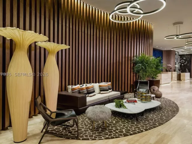 2-bedroom condo for sale in Hollywood - 4111 S Ocean Dr LPH6 - MondialRealty