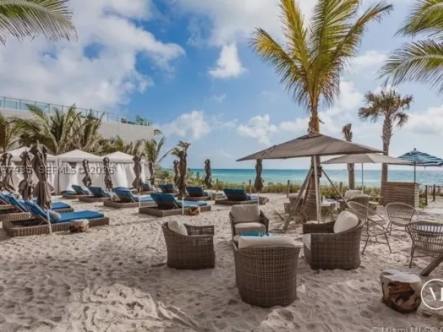 2-bedroom condo for sale in Hollywood - 4111 S Ocean Dr LPH6 - MondialRealty