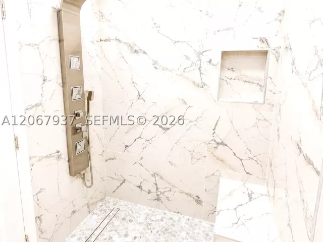 3-bedroom home for sale in Hollywood - 3501 N Ocean Dr V1 - MondialRealty