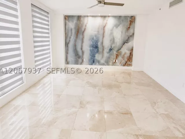 3-bedroom home for sale in Hollywood - 3501 N Ocean Dr V1 - MondialRealty