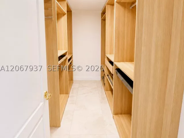 3-bedroom home for sale in Hollywood - 3501 N Ocean Dr V1 - MondialRealty