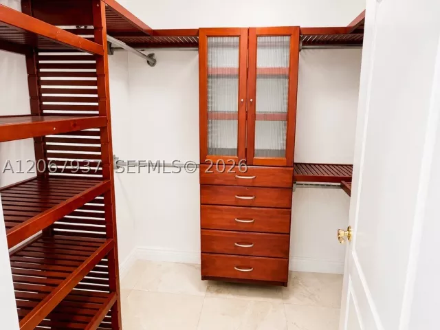 3-bedroom home for sale in Hollywood - 3501 N Ocean Dr V1 - MondialRealty