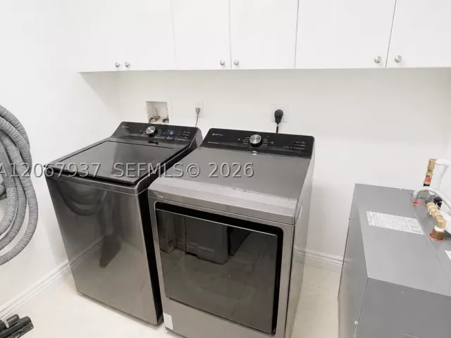 3-bedroom home for sale in Hollywood - 3501 N Ocean Dr V1 - MondialRealty