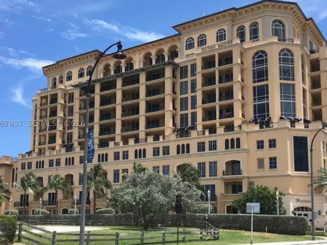 3-bedroom home for sale in Hollywood - 3501 N Ocean Dr V1 - MondialRealty
