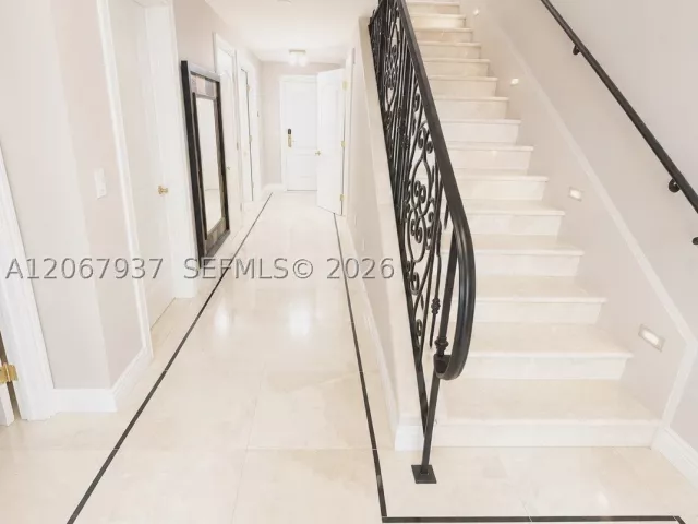 3-bedroom home for sale in Hollywood - 3501 N Ocean Dr V1 - MondialRealty