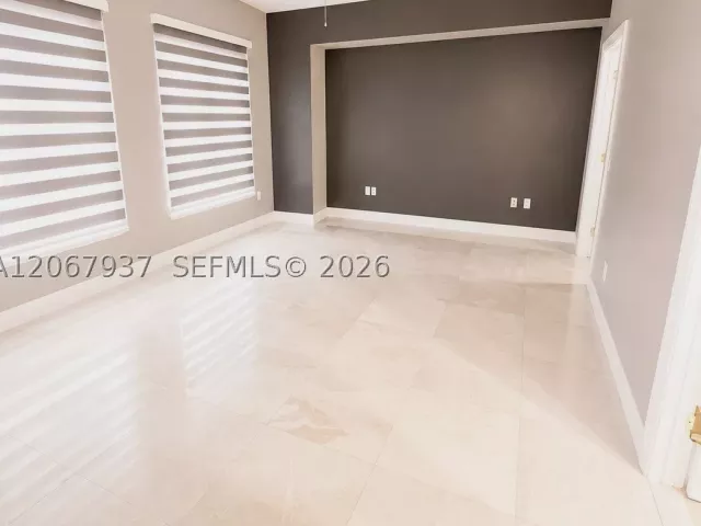 3-bedroom home for sale in Hollywood - 3501 N Ocean Dr V1 - MondialRealty