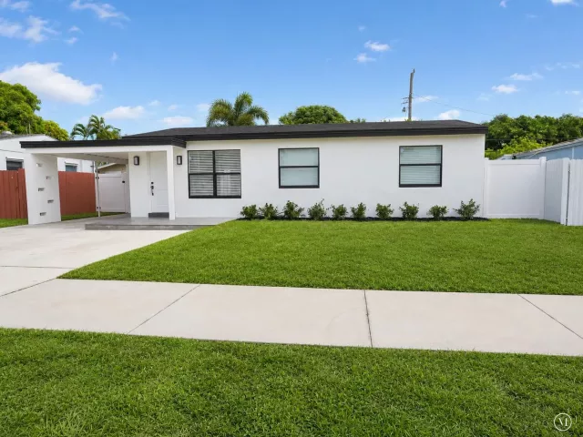 3-bedroom home for sale in West Palm Beach - 2013 Longwood Road - MondialRealty
