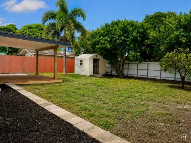 3-bedroom home for sale in West Palm Beach - 2013 Longwood Road - MondialRealty