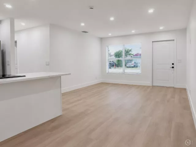 3-bedroom home for sale in West Palm Beach - 2013 Longwood Road - MondialRealty