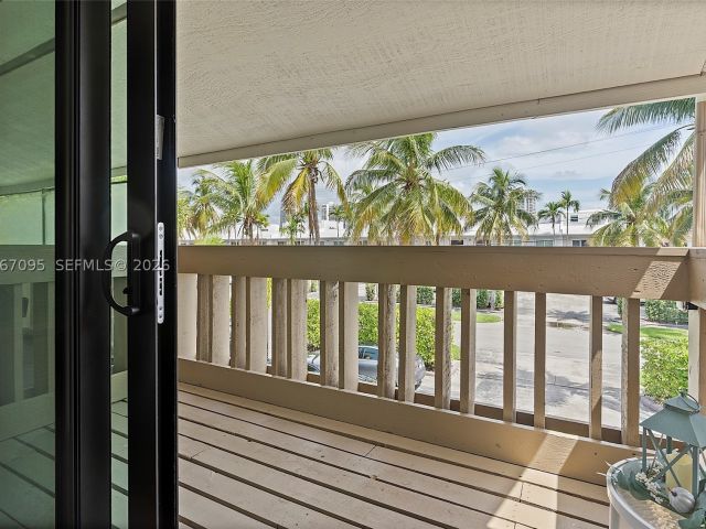 3-bedroom home for sale in North Miami Beach - 3814 NE 166th St 102 - MondialRealty