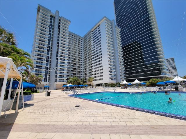2-bedroom condo for sale in Hallandale Beach - 2030 S Ocean Dr 626 - MondialRealty