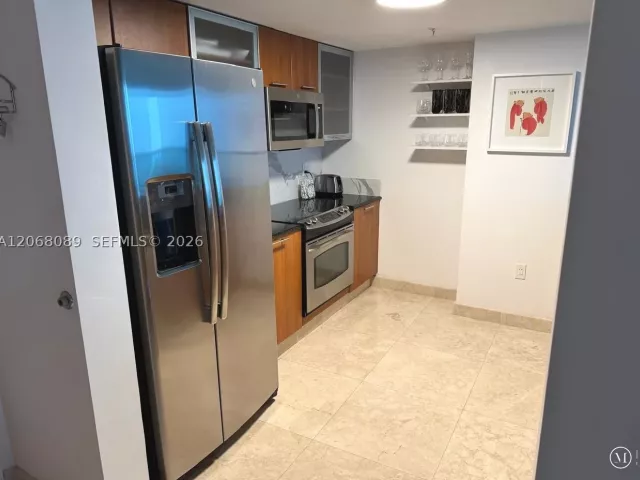 2-bedroom condo for rent in Miami - 1800 N Bayshore Dr 1609 - MondialRealty