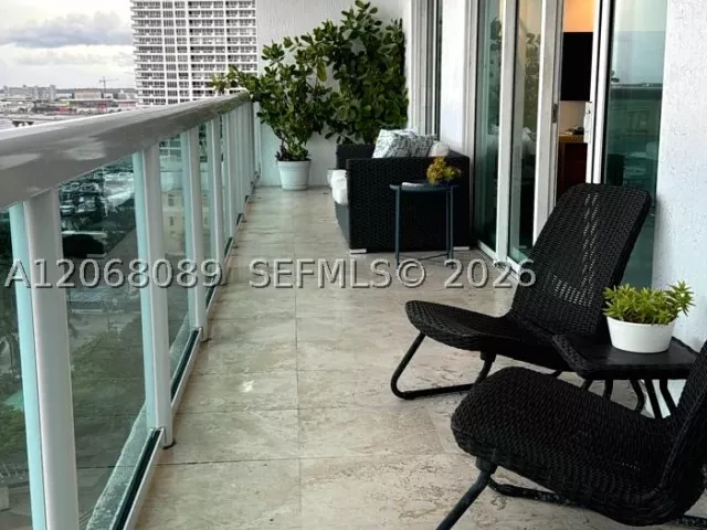2-bedroom condo for rent in Miami - 1800 N Bayshore Dr 1609 - MondialRealty