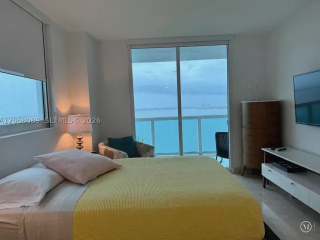 2-bedroom condo for rent in Miami - 1800 N Bayshore Dr 1609 - MondialRealty