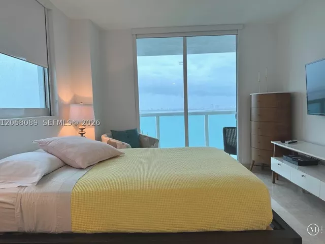2-bedroom condo for rent in Miami - 1800 N Bayshore Dr 1609 - MondialRealty