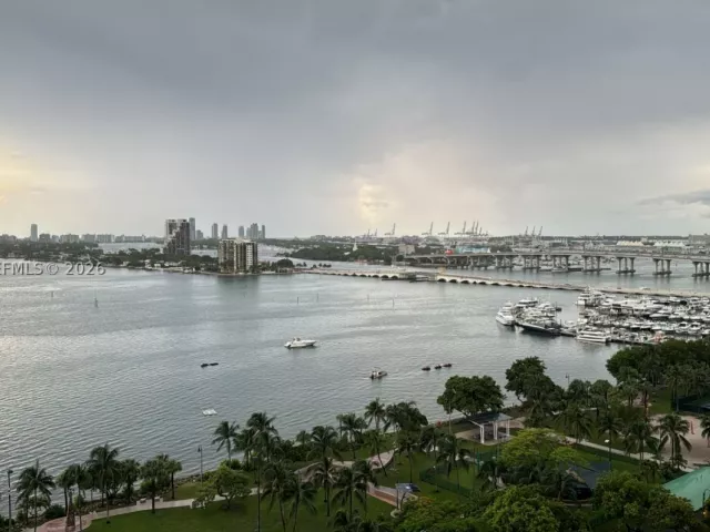 2-bedroom condo for rent in Miami - 1800 N Bayshore Dr 1609 - MondialRealty