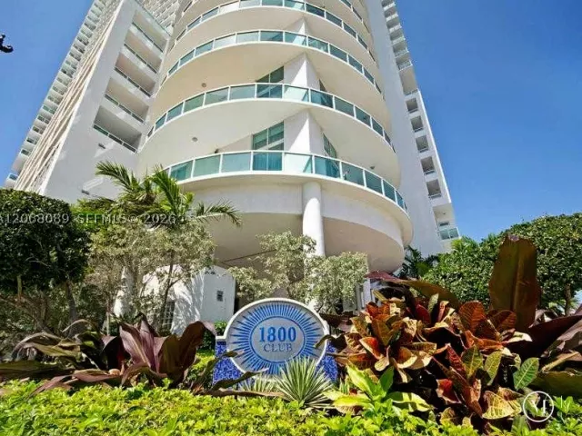 2-bedroom condo for rent in Miami - 1800 N Bayshore Dr 1609 - MondialRealty