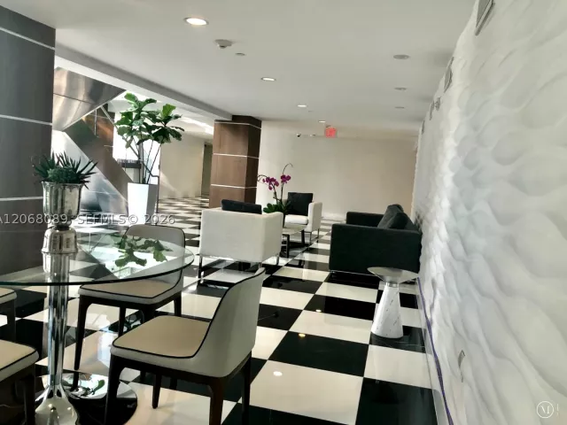 2-bedroom condo for rent in Miami - 1800 N Bayshore Dr 1609 - MondialRealty