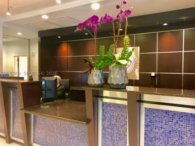 2-bedroom condo for rent in Miami - 1800 N Bayshore Dr 1609 - MondialRealty