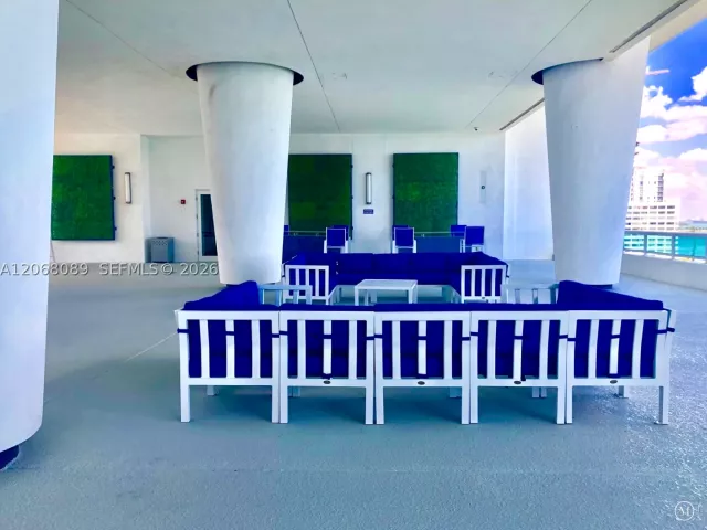 2-bedroom condo for rent in Miami - 1800 N Bayshore Dr 1609 - MondialRealty