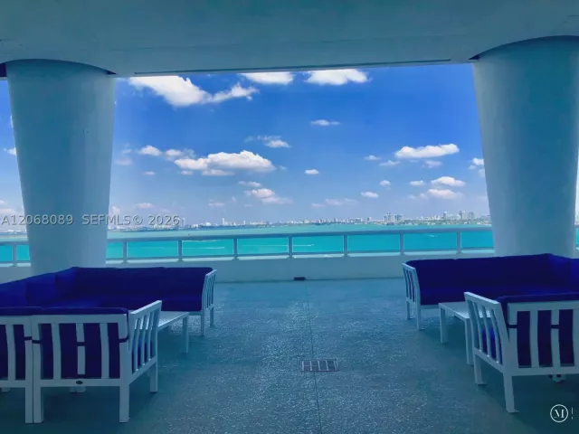 2-bedroom condo for rent in Miami - 1800 N Bayshore Dr 1609 - MondialRealty