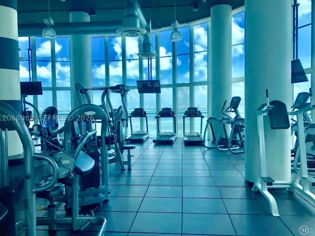 2-bedroom condo for rent in Miami - 1800 N Bayshore Dr 1609 - MondialRealty