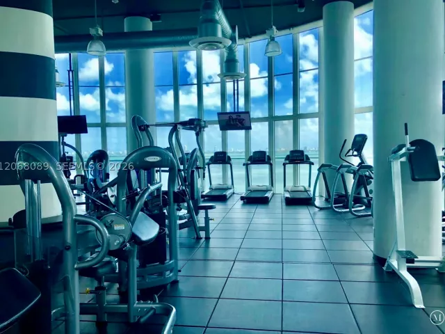 2-bedroom condo for rent in Miami - 1800 N Bayshore Dr 1609 - MondialRealty