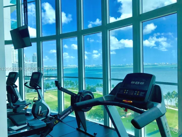 2-bedroom condo for rent in Miami - 1800 N Bayshore Dr 1609 - MondialRealty