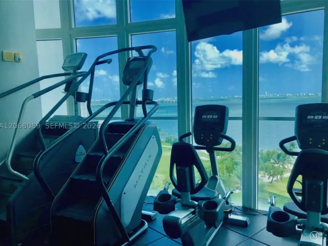 2-bedroom condo for rent in Miami - 1800 N Bayshore Dr 1609 - MondialRealty