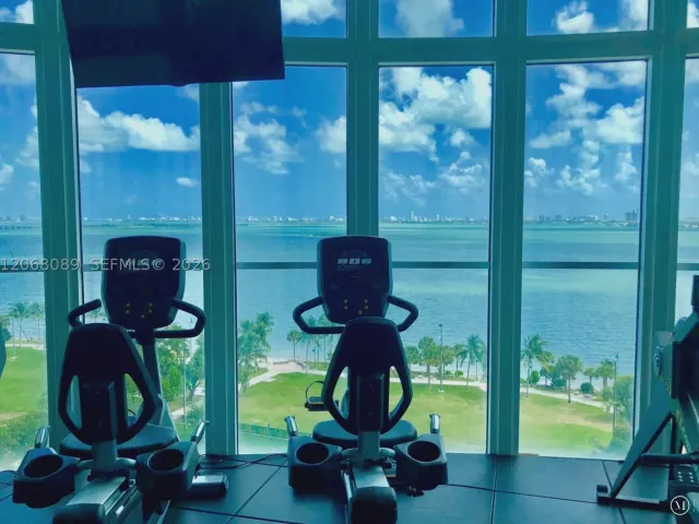 2-bedroom condo for rent in Miami - 1800 N Bayshore Dr 1609 - MondialRealty