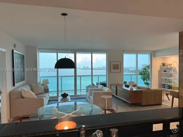 2-bedroom condo for rent in Miami - 1800 N Bayshore Dr 1609 - MondialRealty
