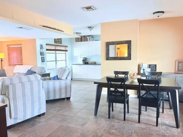 2-bedroom home for sale in Fort Lauderdale - 1200 SW 21ST Street - MondialRealty