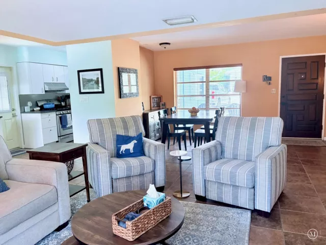 2-bedroom home for sale in Fort Lauderdale - 1200 SW 21ST Street - MondialRealty