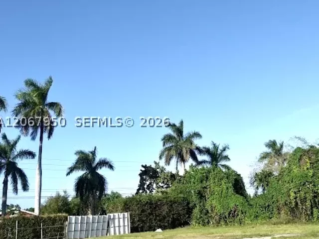 4-bedroom home for sale in Homestead - 13960 SW 248th St - MondialRealty