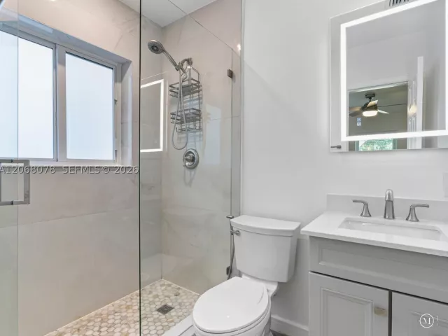 3-bedroom home for rent in Coral Gables - 5406 S Le Jeune Rd - MondialRealty