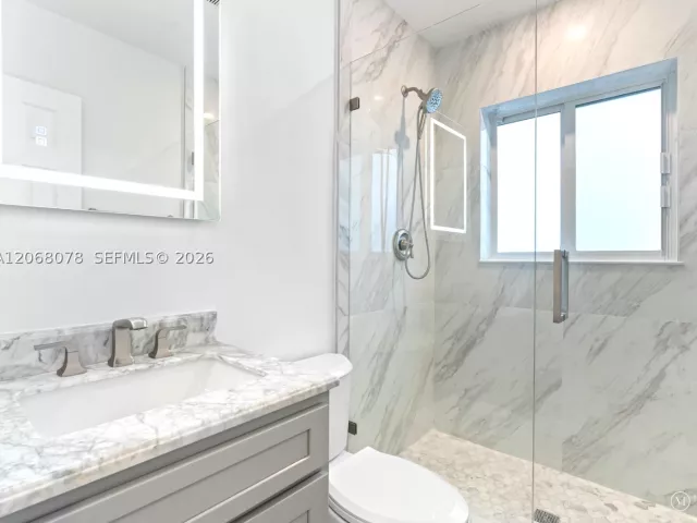 3-bedroom home for rent in Coral Gables - 5406 S Le Jeune Rd - MondialRealty