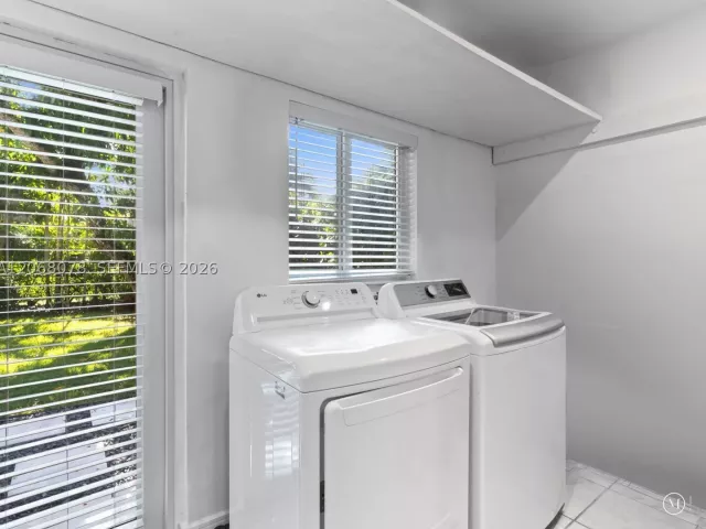3-bedroom home for rent in Coral Gables - 5406 S Le Jeune Rd - MondialRealty