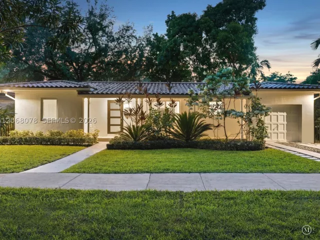 3-bedroom home for rent in Coral Gables - 5406 S Le Jeune Rd - MondialRealty