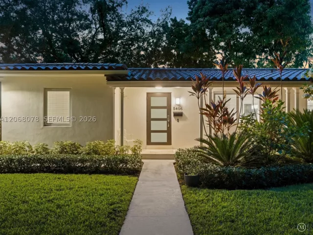 3-bedroom home for rent in Coral Gables - 5406 S Le Jeune Rd - MondialRealty