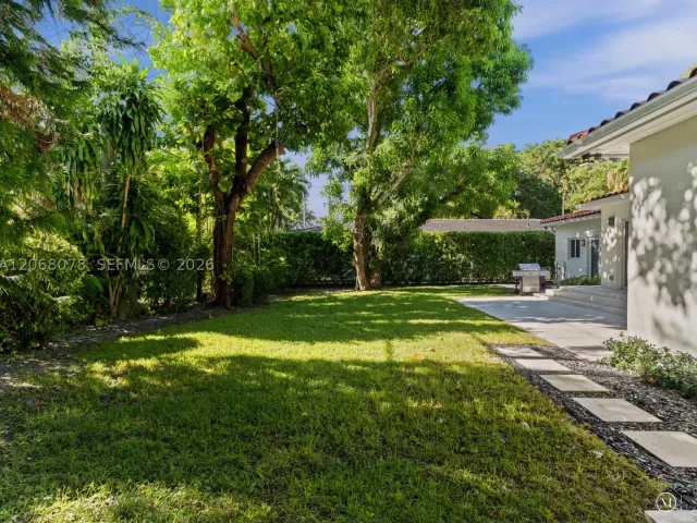 3-bedroom home for rent in Coral Gables - 5406 S Le Jeune Rd - MondialRealty