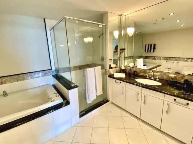 2-bedroom condo for rent in Miami Beach - 540 WEST Avenue 2011 - MondialRealty