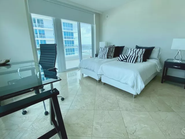 2-bedroom condo for rent in Miami Beach - 540 WEST Avenue 2011 - MondialRealty