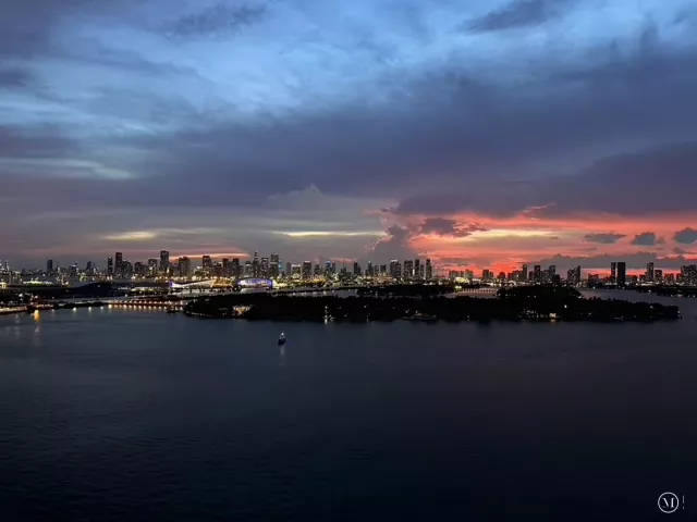 2-bedroom condo for rent in Miami Beach - 540 WEST Avenue 2011 - MondialRealty