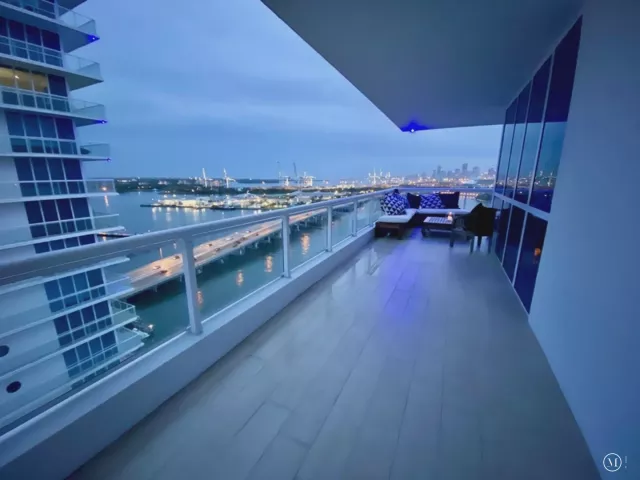 2-bedroom condo for rent in Miami Beach - 540 WEST Avenue 2011 - MondialRealty