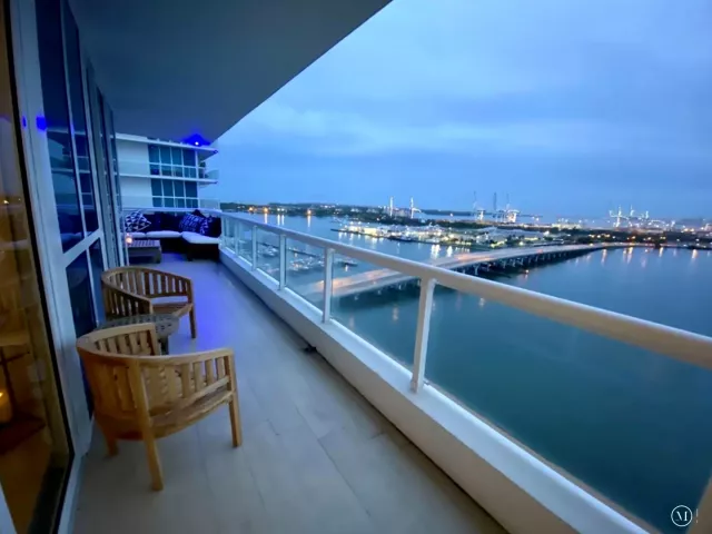 2-bedroom condo for rent in Miami Beach - 540 WEST Avenue 2011 - MondialRealty